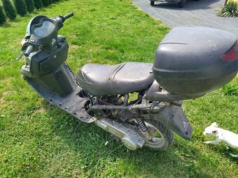 Skuter 150ccm - 4
