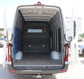 Mercedes-Benz Sprinter 317 CDI Standard L2H2 RWD A/T - 4