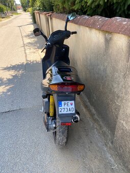 Aprilia sr 50 - 4