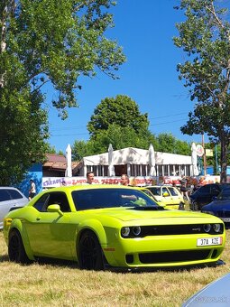 Predám dodge challenger 6.4 hemi shaker - 4