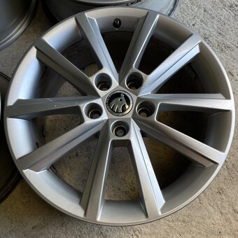 Alu disky Skoda 5x112 r17 - 4