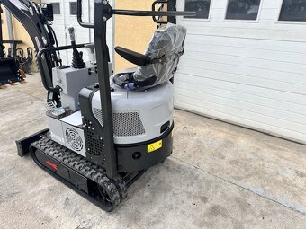 Minibáger so spoľahlivým naftovým motorom - 4