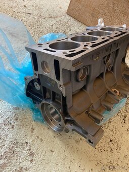 Renault Dacia blok motora - 4
