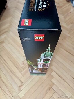LEGO 10297 Butikový hotel - 4