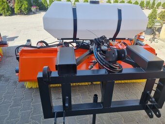 Zametací stroj 2,4m - zametač - 4