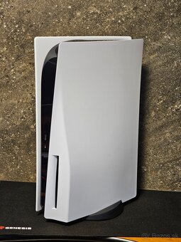 Playstation 5 s mechanikou, 825Gb, RGB drziak na stenu - 4
