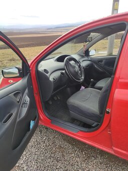 Toyota Yaris 1.0 benzín - 4