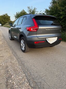 Volvo XC40 2019 d3 110kw manuál - 4