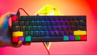 Anne Pro 2 RGB 60% bezdrôtová mechanická klávesnica - 4