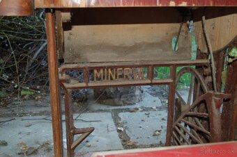 ŠIJACÍ STROJ MINERVA - 4