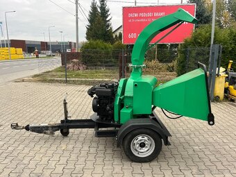 Mobilný sekač dreva so spaľovacím motorom, drvič konárov - 4