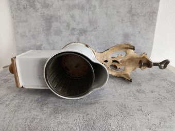 Velmi starý krásný zdobený mlynek na strouhanku JUGENDSTIL - 4