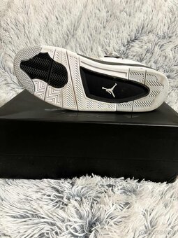 Air Jordan 4 Retro Military Black - 4