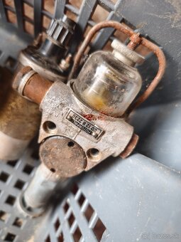 Karburátory , regulator napätia, ventily a iné - 4