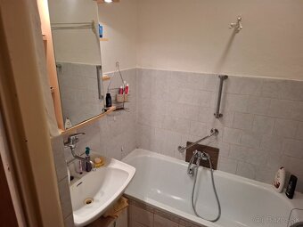 Trojizbový byt s balkónom v pokojnej lokalite obce Buzitka - 4