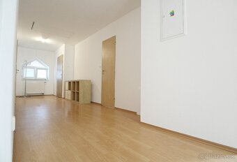 2i byt - 82 m², v cene Parking, pivnica - ďalších 25 m² - 4