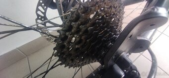 Predám kvalitny horsky bicykel rockrider st 120 27,5" koles - 4
