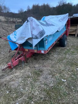 rozmetadlo hnoja 5,5t - 4