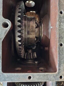 Zadna čast traktora Zetor - 4