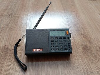 XHDATA D-808 - 4