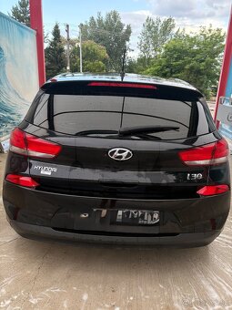 Predam hyundai i30 1.6 nafta - 4