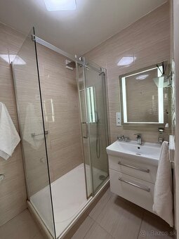 3-izbový byt s balkónom na sídlisku F - 4
