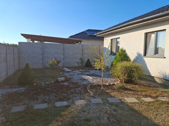 Predám bungalov 130 m2, pozemok 504 m2, obec Hviezdoslavov - 4