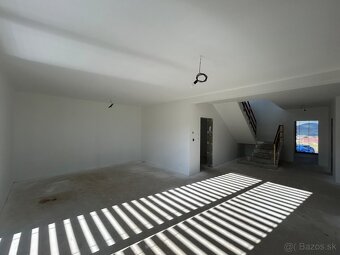 NA PREDAJ NOVOSTAVBA RODINNÉHO DOMU NA PRŠIANSKEJ TERASE - 4