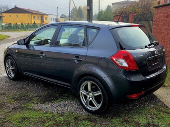 Kia Ceed 1.4 CVVT • Facelift 2011 • 172 tisíc KM • Nová STK - 4
