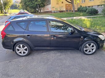 Predám Kia Ceed SW 1.6 CRDI kombi - 4