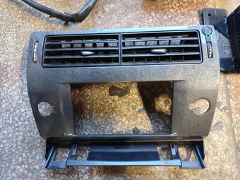 Citroen C4 JBL audio - 4