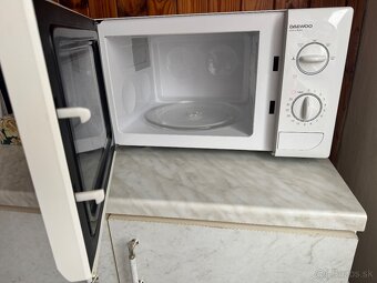 Predam mikrovlnnu ruru Daewoo - 4