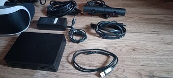Predam/vymenim vr v2 na ps4 - 4