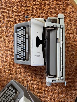 Písací stroj CONSUL funkčný, dva kusy - 4