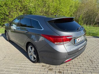 Predám Hyundai i 40 CW 1.7CRDi automat - 4