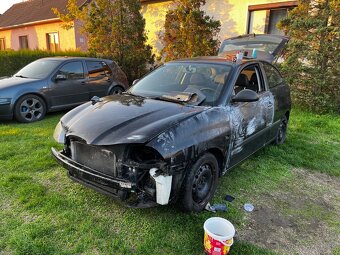 SEAT Ibiza 1.4i 63 kW - 4