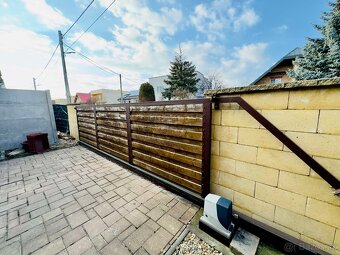 ZNÍŽENÁ CENA  EXKLUZÍVNY RD, 6 IZBOVÝ RODINNÝ DOM, 300 - 4