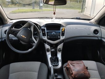 Chevrolet cruze 1, 6 benzín 83kw...rv.2010 - 4