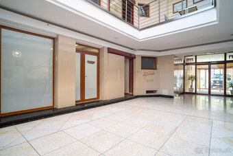 Na predaj plne fungujúce a zariadené štúdio priamo v centre - 4