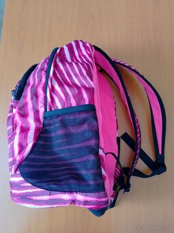 Praktický ľahučký batoh Nike - 4