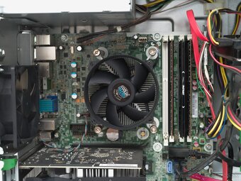 HP Elitedesk 800 G3 - 4