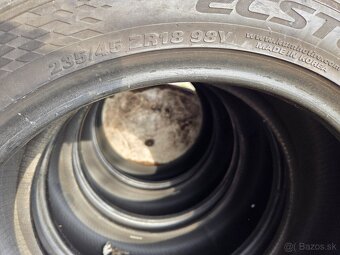 Pneumatiky 235 45 18 letné zn.kumho - 4