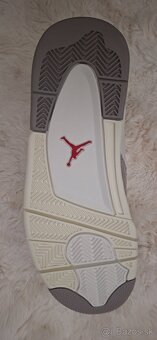 Nike Air Jordan 4 RM - 4