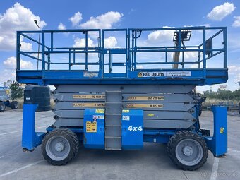 Predám dieslovú plošinu Genie 5390 RT - 4