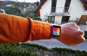 Predám smartwatch SAMSUNG gear Live hranatého tvaru - 4