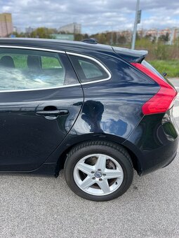 Volvo v40 d3 nafta automat - 4