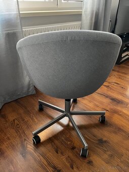 SKRUVSTA Otočná stolička, Vissle sivá-IKEA - 4