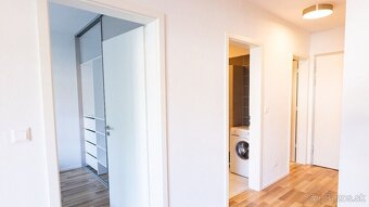 Na prenájom nový 2 izbový zariadený byt s balkónom, pri Park - 4