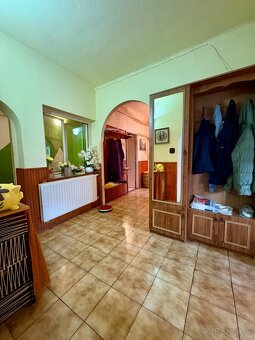 DOM, OPROTI PARKU, KDE ZAČÍNA NOVÝ PRÍBEH - 4