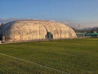 Predám tenisovú nafukovaciu halu 36 × 18 m - 4